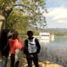  Banyoles, el pueblo a través del lago// La ville a travers le lac