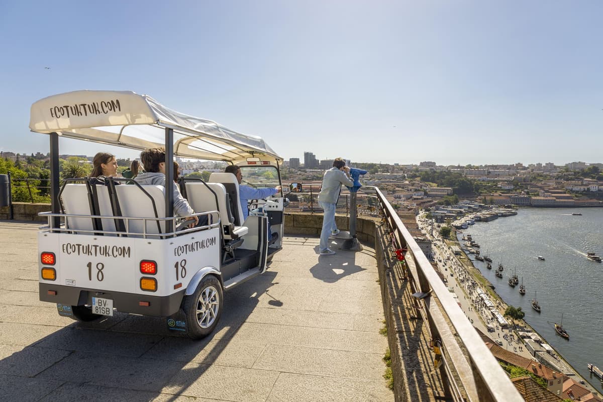 Porto: Private City Tour by Eco Tuk Tuk