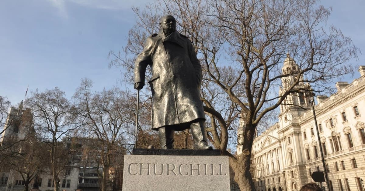 London: WWII Powerful History Walking Tour