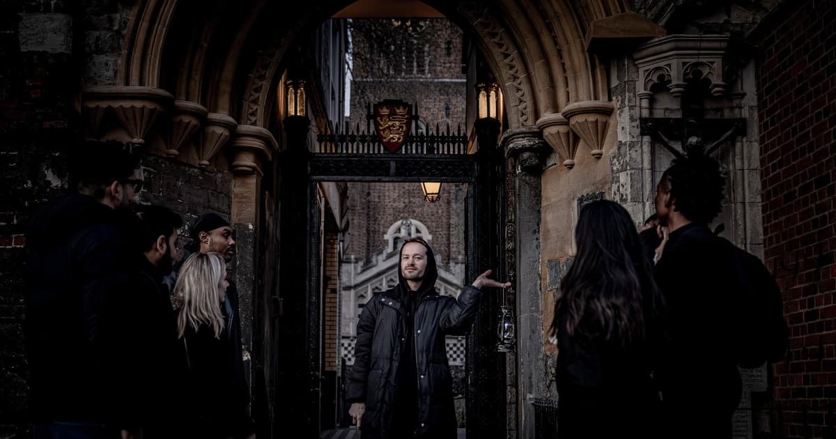 London by Night: Haunted Ghost Walking Tour & Dark History