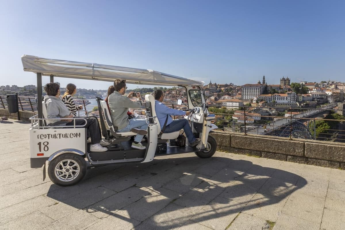 Porto: Private Food & Wine City Tour by Eco Tuk Tuk