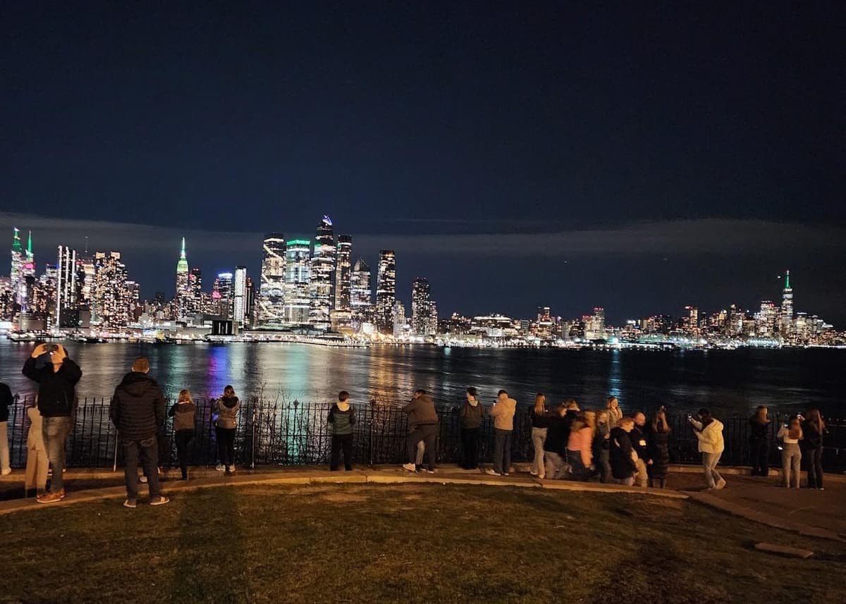 New York City Night Views - A panoramic hop-on-hop-off tour