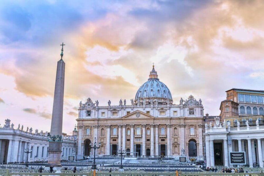 Basílica y plaza de San Pedro, Roma