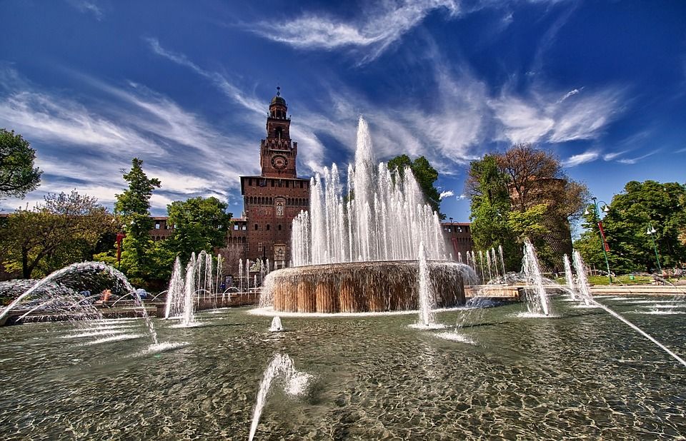 Fuentes del Castillo de Sforzesco, Milán